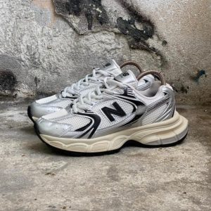 NEW BALANCE V2 BEIGE PLATA PROMO MASTER